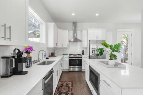 Modern Coastal Escape with Fire Pit & Pool Access House in Inlet Beach