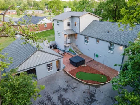 BRAND NEW Nashville Dream Hot Tub Arcade More House in Nashville