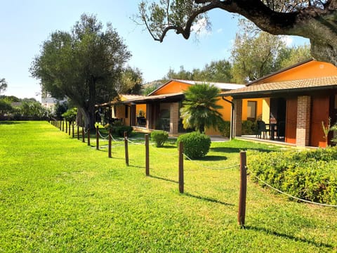 Property building, Day, Garden, Garden view