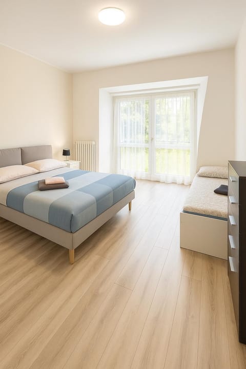 Bed, Photo of the whole room, Bedroom, locker, wardrobe