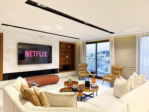 Communal lounge/ TV room, TV and multimedia, Seating area