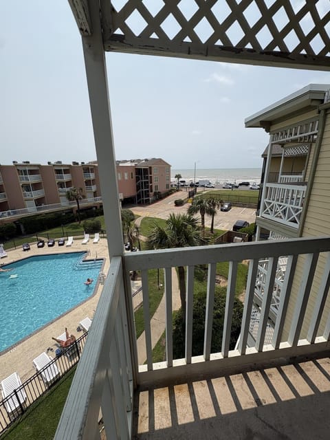 Balcony/Terrace, Pool view, Sea view