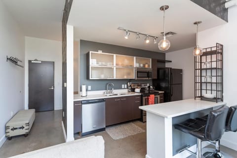 5M307- Elegant Condo with Rooftop Deck House in East Nashville