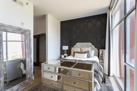 5M307- Elegant Condo with Rooftop Deck House in East Nashville