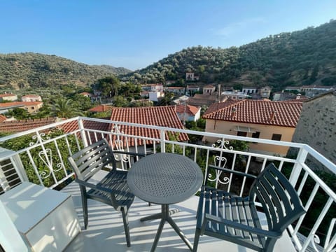 Patio, View (from property/room), Balcony/Terrace