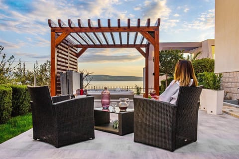 Garden, Spa and wellness centre/facilities, Seating area