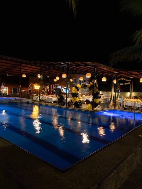 Night, Pool view
