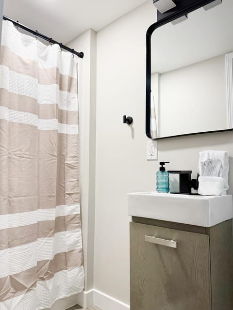 RiverStone Retreat - Newburgh IN Stylish Apartments Apartment in Indiana