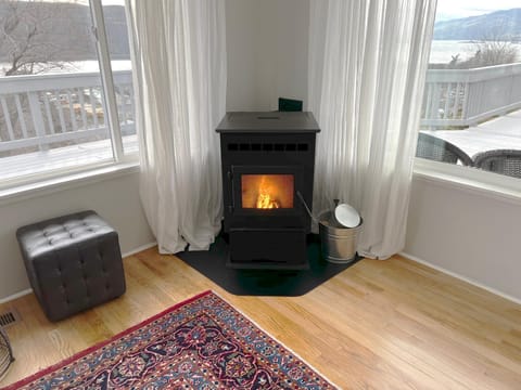 Point Lyle House in Lyle