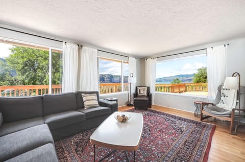 Point Lyle House in Lyle