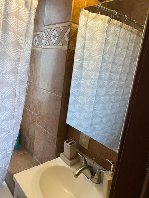 Casa ubicada 6 minutos del centro 6 minutes to Downtow No permited partys or smoking Apartment in Milwaukee