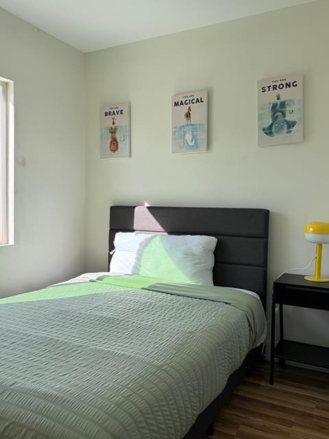 Cozy Private Room C in S Central LA Vacation rental in Compton