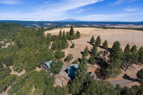 The Oaks House in Lyle