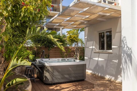 Patio, Day, Natural landscape, Hot Tub, Pool view, Swimming pool