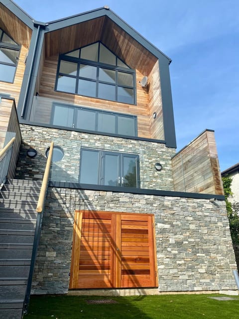 Property building, Balcony/Terrace