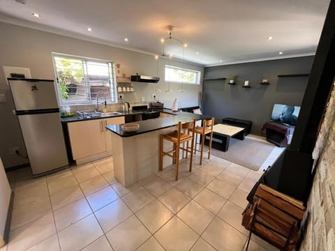 Amakhaya Lodge Bed and Breakfast in Cape Town