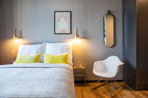 Photo of the whole room, Bedroom