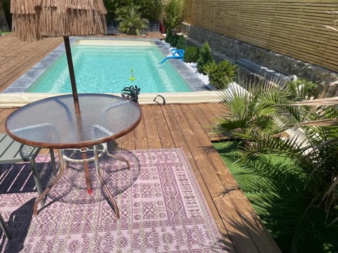 Balcony/Terrace, Swimming pool