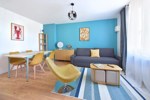 Living room, Dining area, Meals