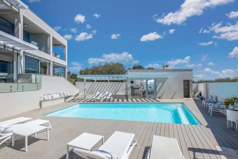 Balcony/Terrace, Swimming pool