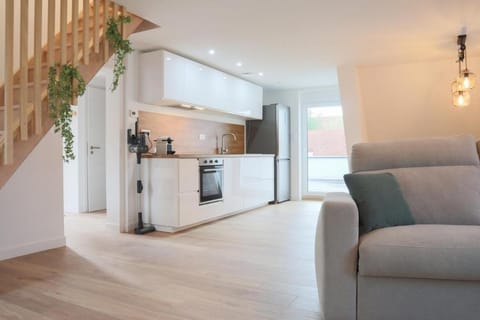 Kitchen or kitchenette, Living room, Seating area, oven, stove