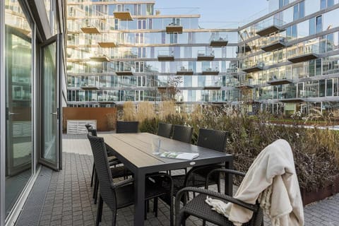 The Marina Suite Including 1x Free Private Parking Spot Apartment in Aarhus