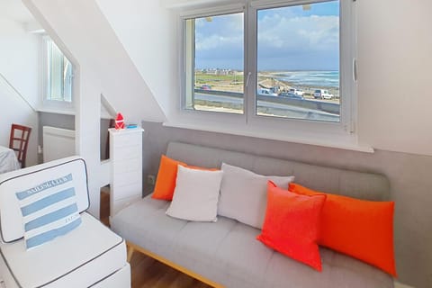 Living room, Sea view