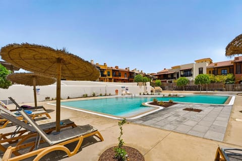 Pool view, Swimming pool, sunbed