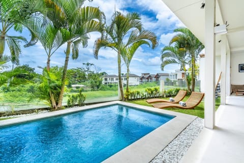 Patio, Day, Garden, Garden view, Pool view, Swimming pool, sunbed