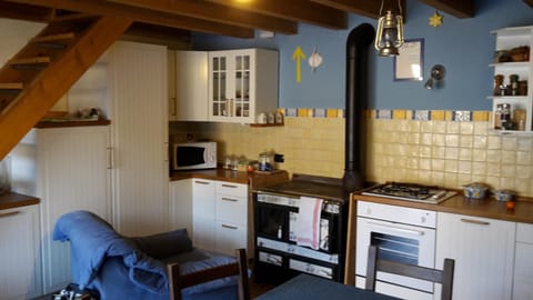 Kitchen or kitchenette, oven