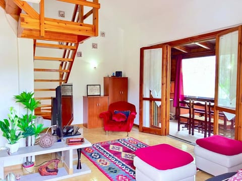 Living room, Dining area