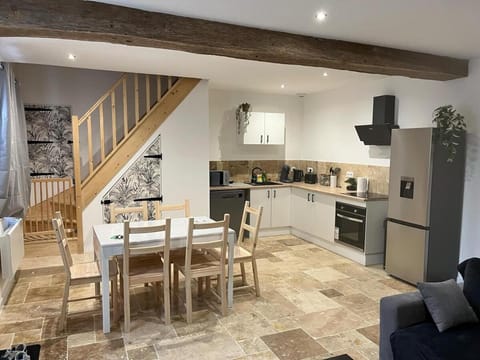 Living room, dishwasher, oven, pet friendly, stove, toaster