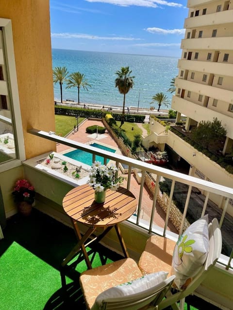 Balcony/Terrace, Pool view, Sea view