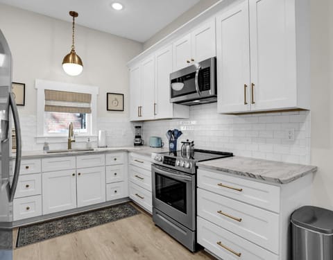 Coffee/tea facilities, kitchen