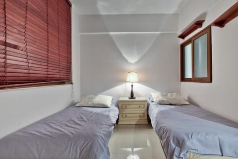 Modern 200sqm 4 bedroom Apartment with side sea view Sleeps 11 Apartment in Sliema