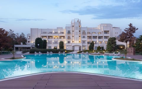 Property building, Swimming pool