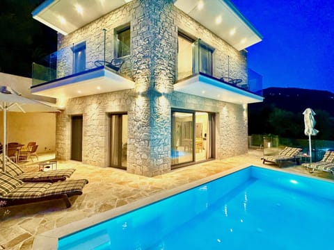 Property building, Facade/entrance, Swimming pool