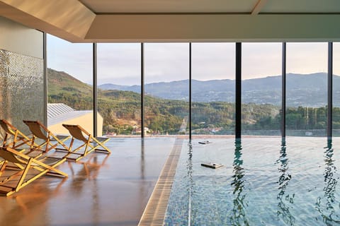 Natural landscape, View (from property/room), Mountain view, Pool view, Swimming pool, sunbed