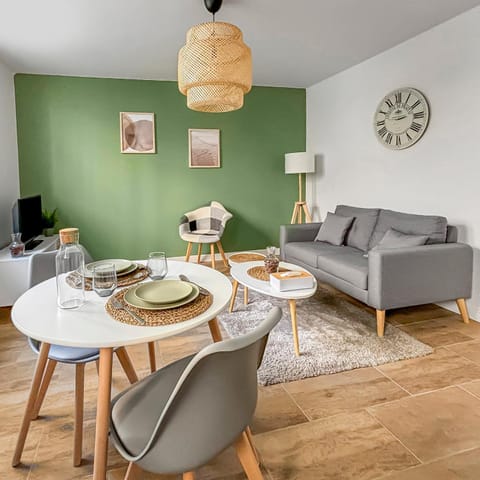 Living room, Dining area
