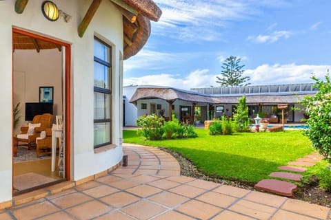 Property building, Day, Garden, Garden view