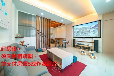 Communal lounge/ TV room, TV and multimedia, Living room, Seating area, Evening entertainment
