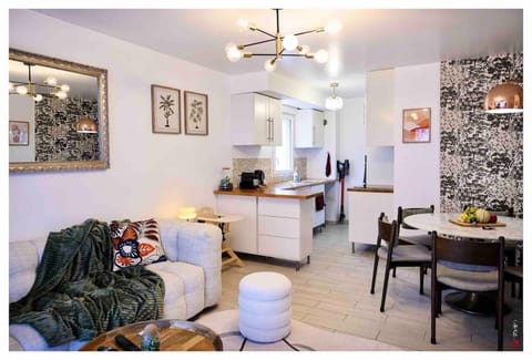 Élégant Duplex terrasse et parking Apartment in Noisy-le-Grand