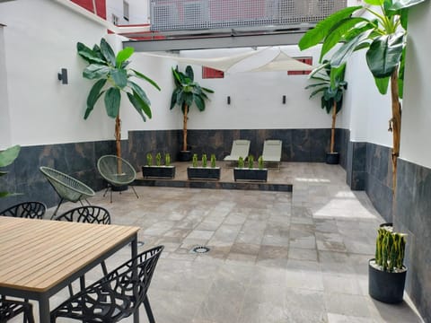 Patio, Day, Balcony/Terrace, Living room, Seating area