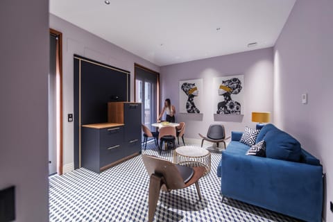 TV and multimedia, Living room, Seating area