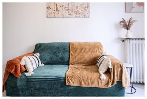 Joli 3 pièces à 100m du métro, proche de Paris Apartment in Pantin