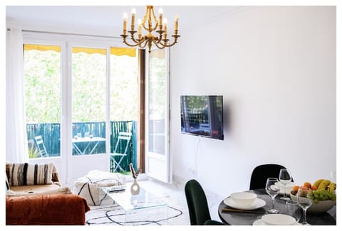 Joli 3 pièces à 100m du métro, proche de Paris Apartment in Pantin