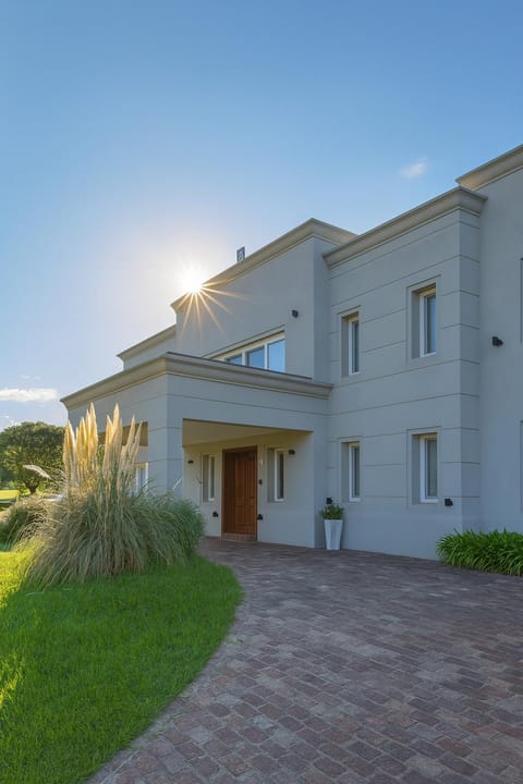 Property building, Day, Garden, Garden view
