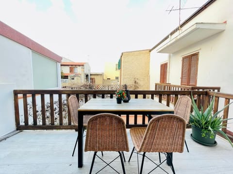 Balcony/Terrace, Dining area