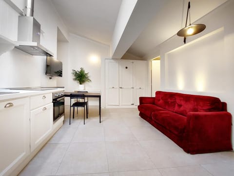 TV and multimedia, Kitchen or kitchenette, Living room, Seating area, Dining area