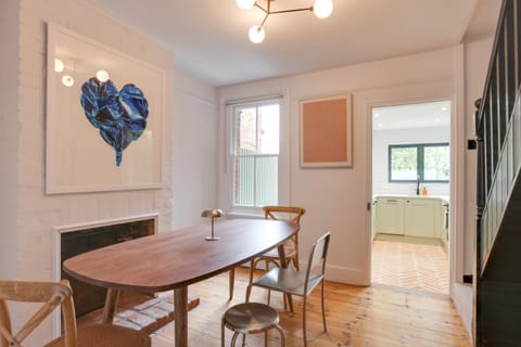 Seating area, Dining area